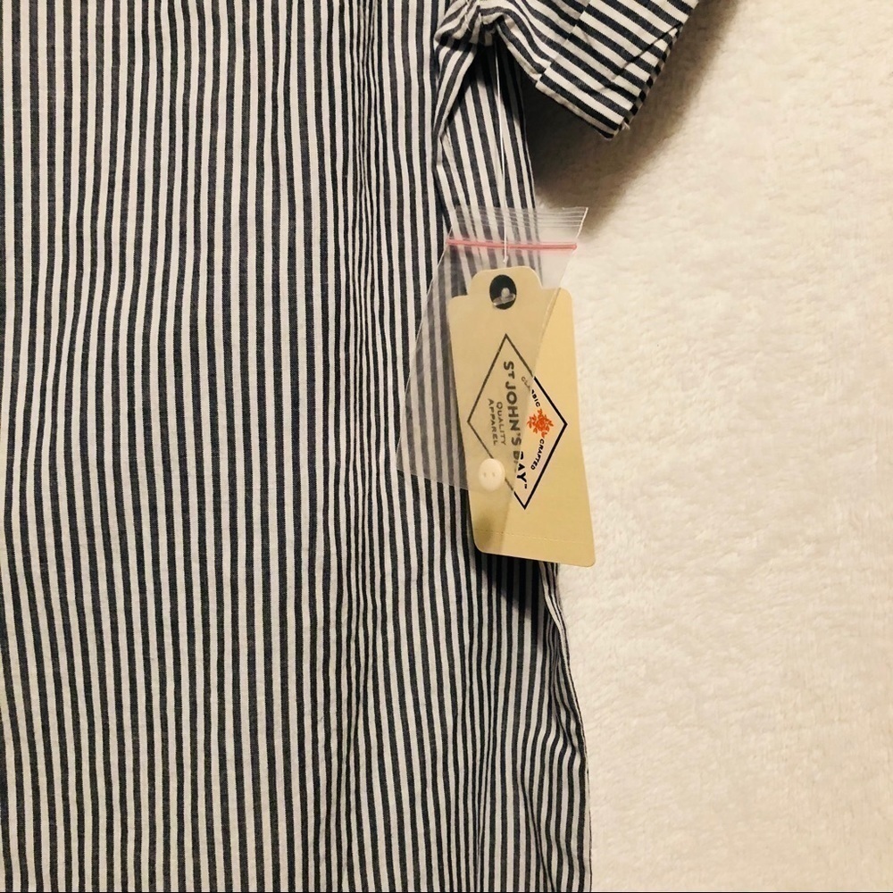 NWT St. John’s Bay Striped Button Down Crewneck Blouse Size Small - Picture 4 of 9